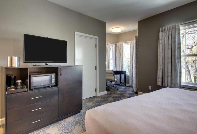 בית מלון כפרי Finial Bw Premier Collection Oxford   Anniston