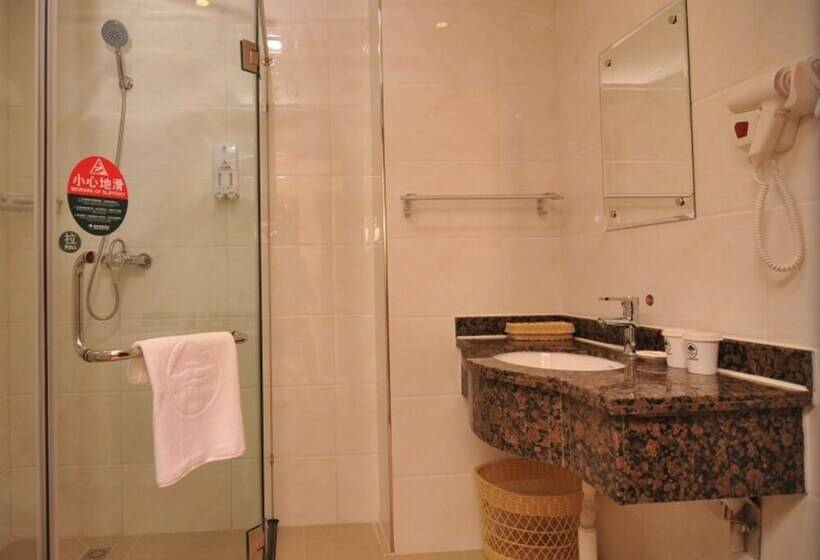 בית מלון כפרי Greentree Inn Hebei Zhangjiakou Wuyi East Street Jianxing Express