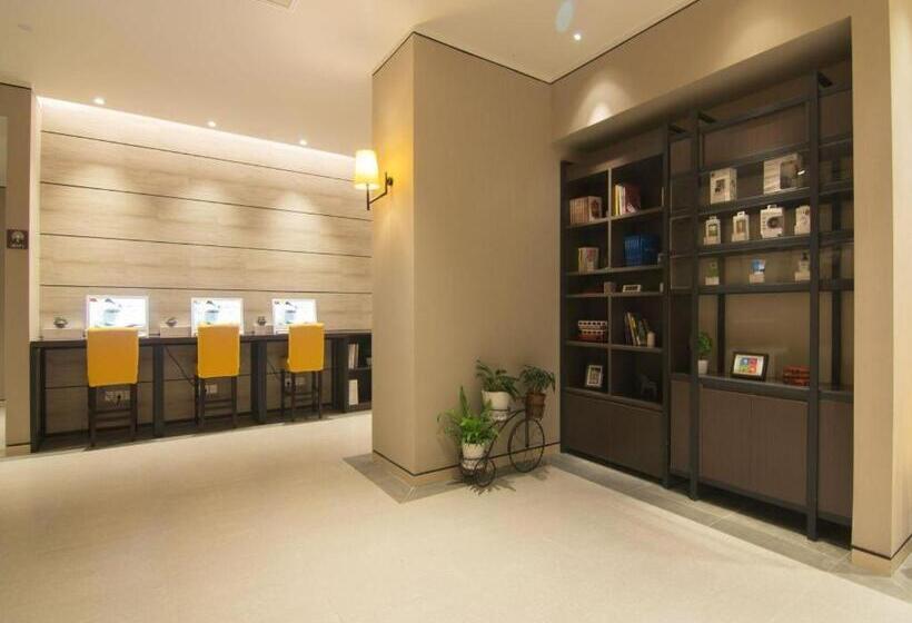 호텔 Home Inn Plus Shanghai New International Expo Center Yushan Road Yuanshen Sports