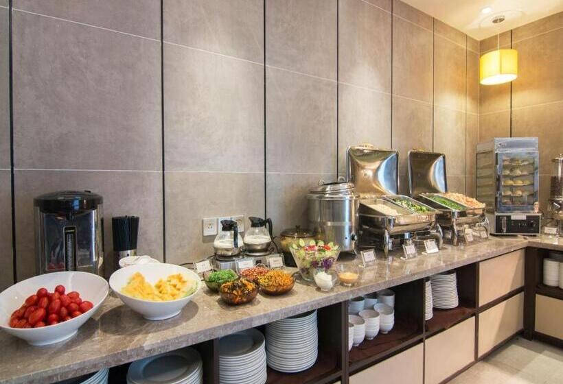 호텔 Home Inn Plus Shanghai New International Expo Center Yushan Road Yuanshen Sports