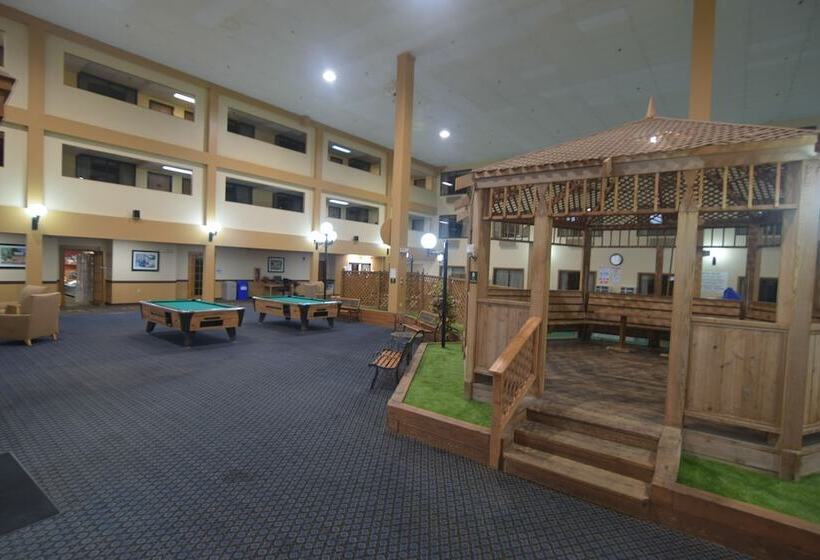 Отель Katahdin Inn & Suites