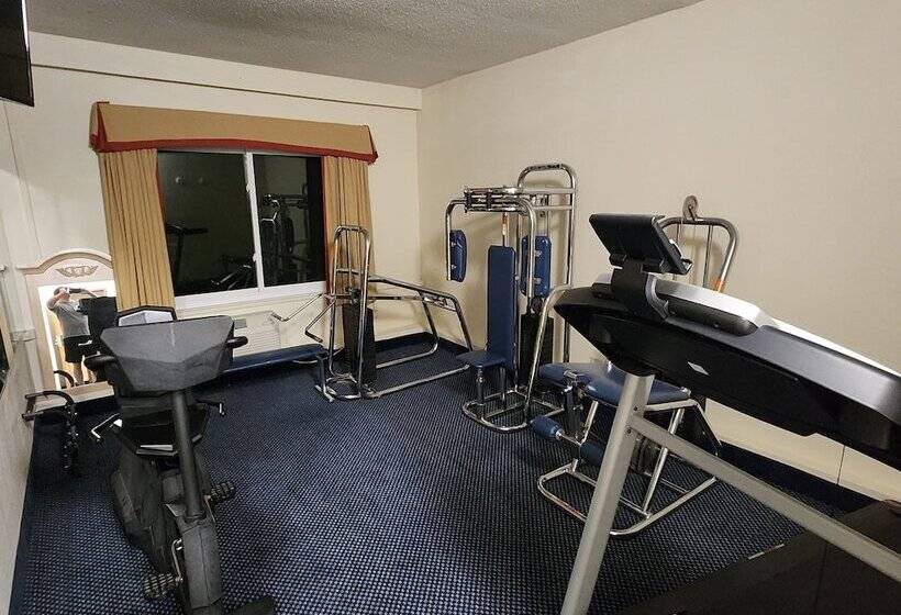 Отель Katahdin Inn & Suites