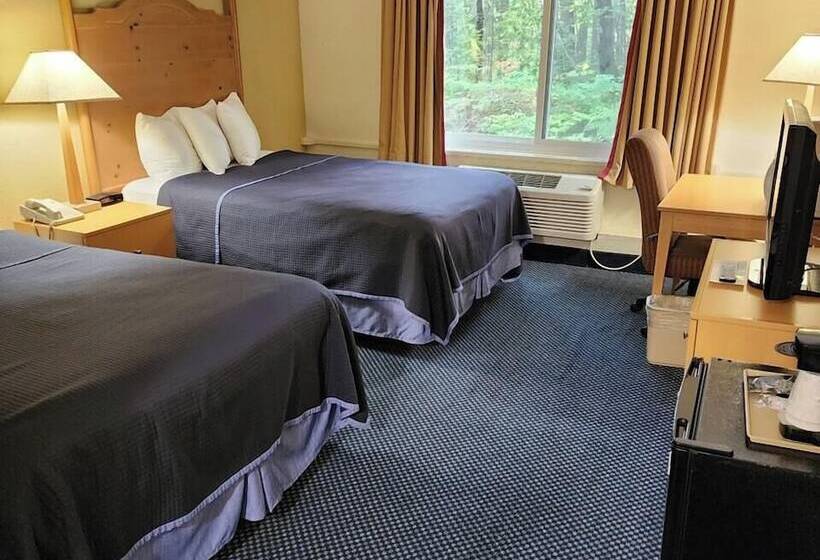 Отель Katahdin Inn & Suites