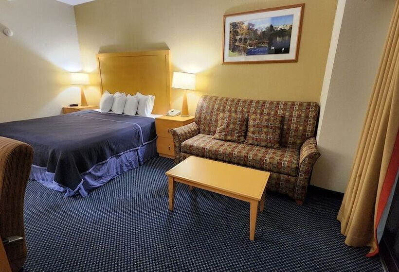 Отель Katahdin Inn & Suites