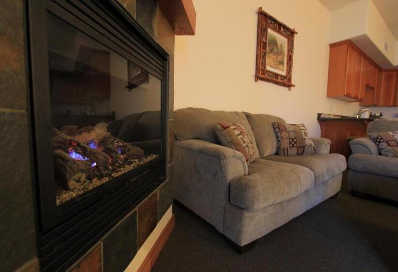 Hotel Lodge At Sandpoint