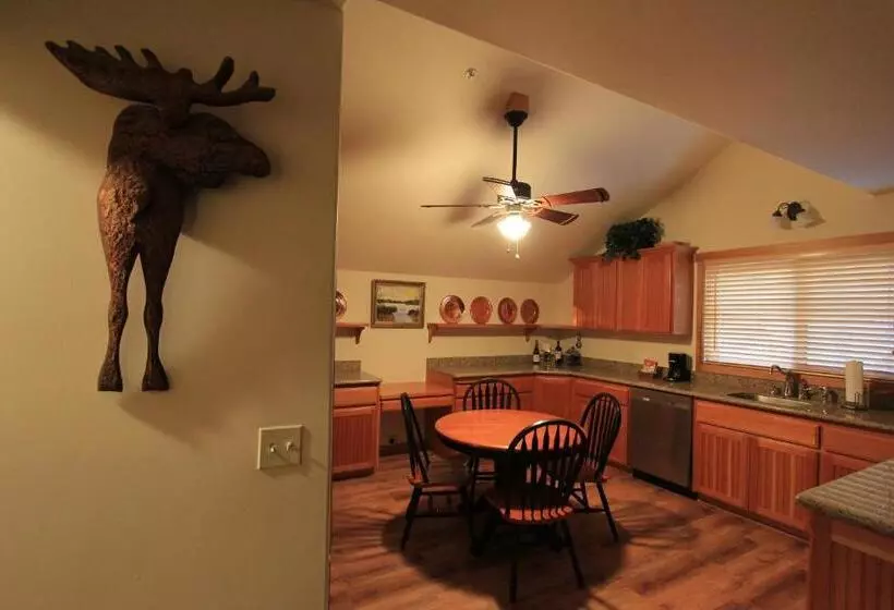 Hotel Lodge At Sandpoint
