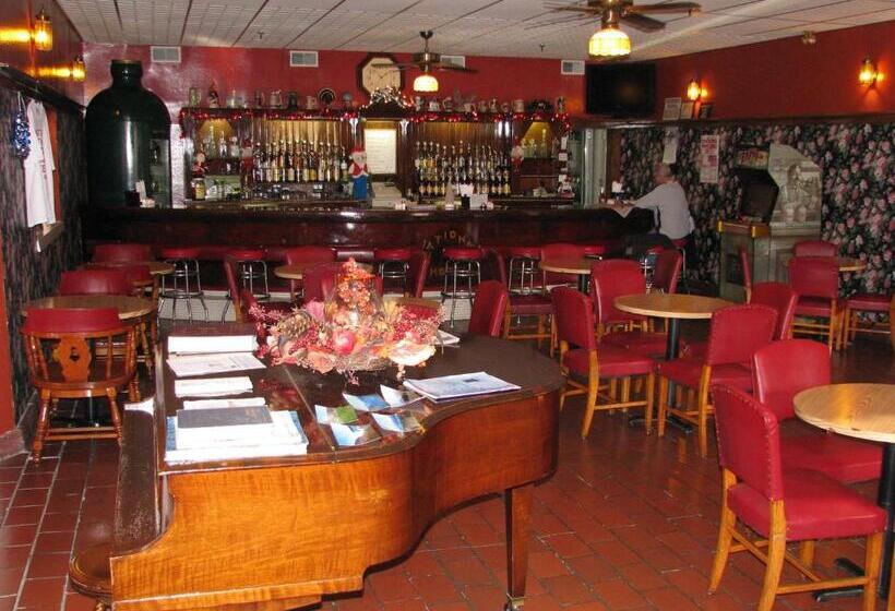 בית מלון כפרי Old National