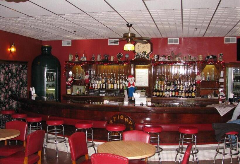 בית מלון כפרי Old National