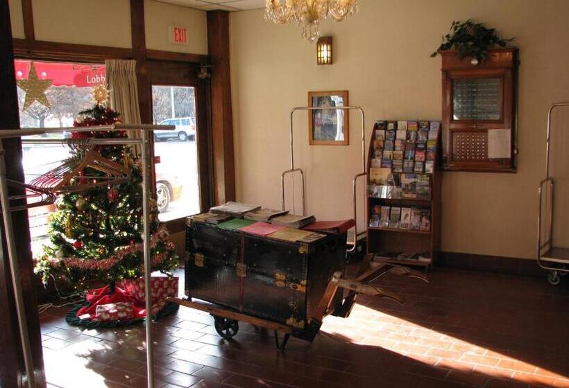 בית מלון כפרי Old National