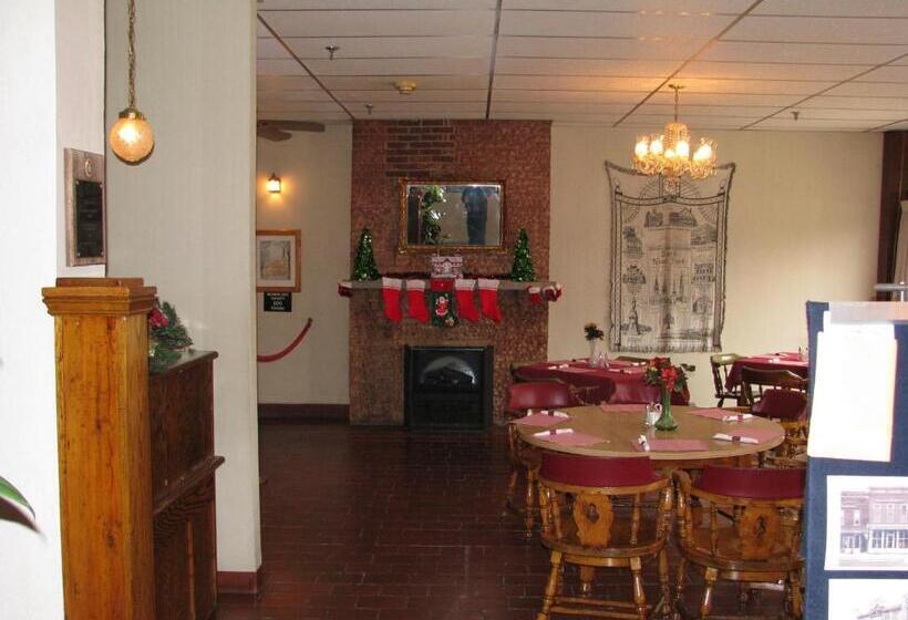 בית מלון כפרי Old National