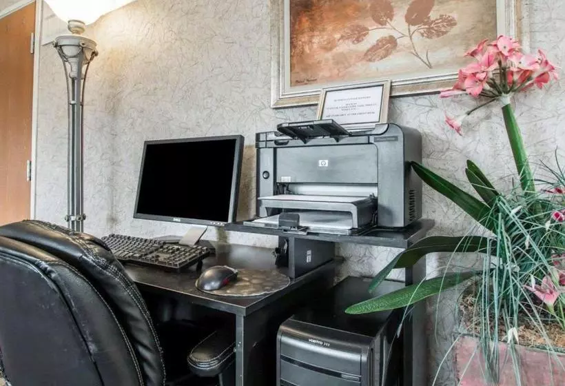 ホテル Quality Suites San Diego Otay Mesa