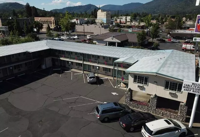 Knights Inn Motel