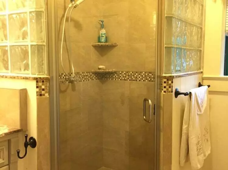 Maureen S Bed & Breakfast