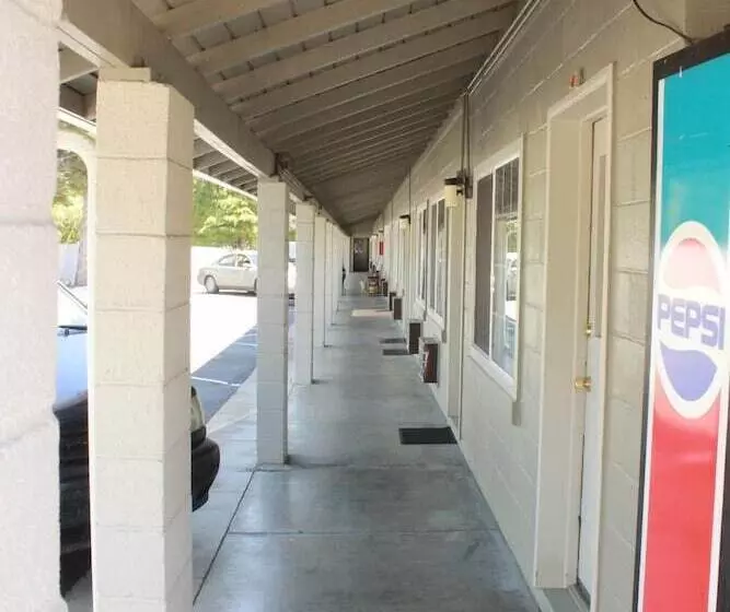 Motelli Budget Inn  Yreka