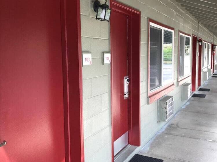 فندق على الطريق Budget Inn Yreka