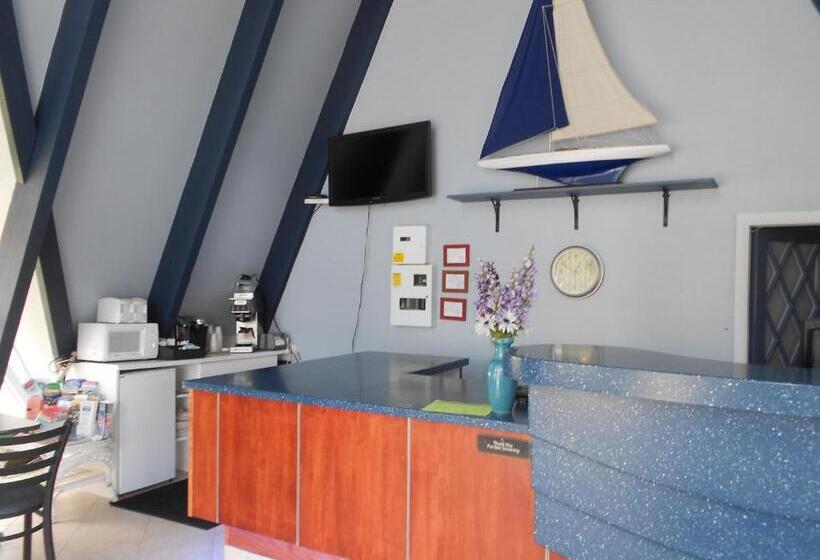 فندق على الطريق Cape Shore Inn