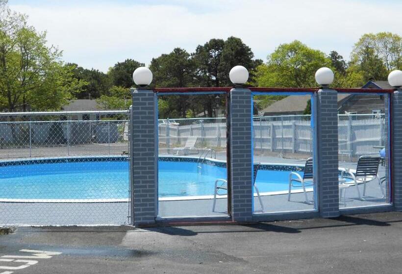 فندق على الطريق Cape Shore Inn