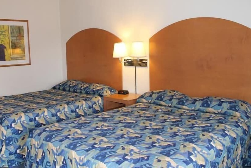 모텔 Economy Inn Watsonville