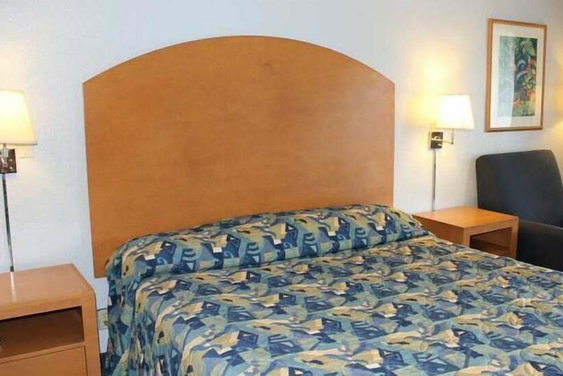 모텔 Economy Inn Watsonville