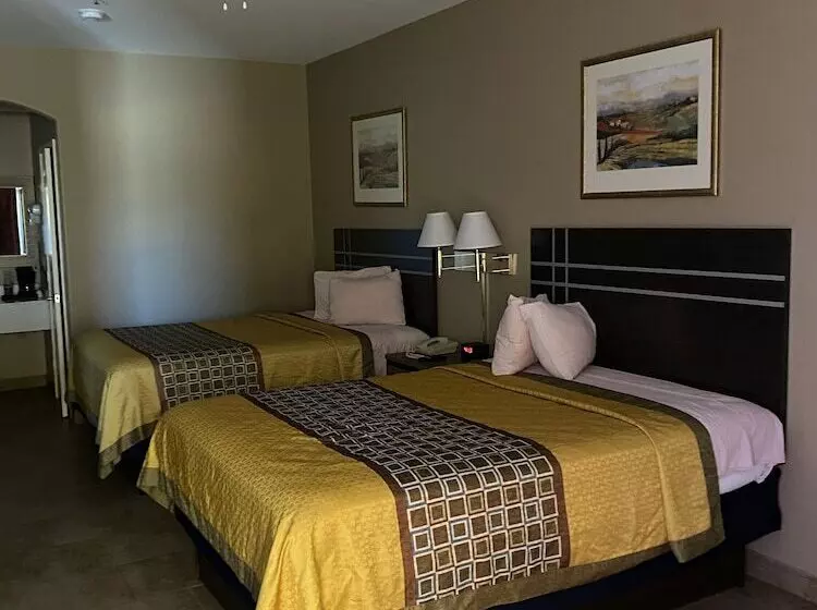 Motelli Los Fresnos Inn And Suites