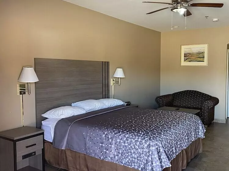 Motelli Los Fresnos Inn And Suites
