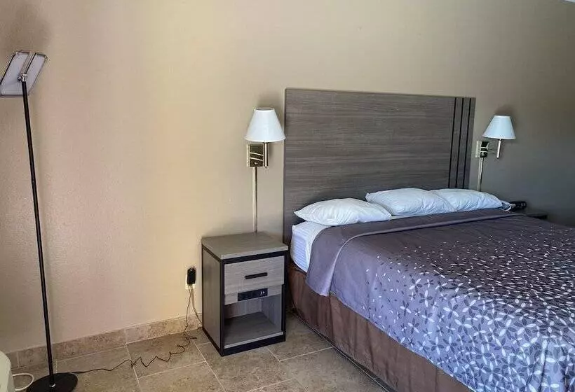 Motelli Los Fresnos Inn And Suites