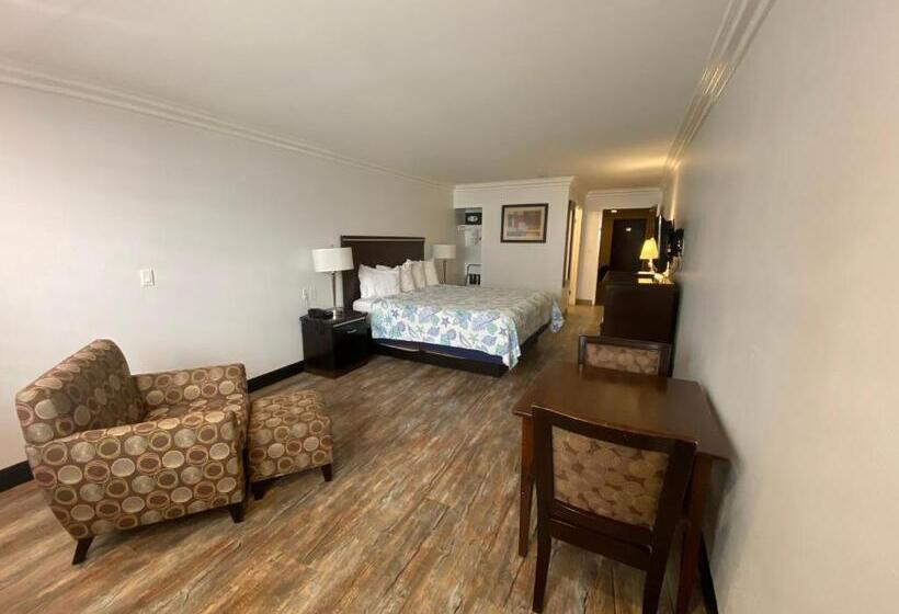 מוטל Ocean Surf Inn & Suites