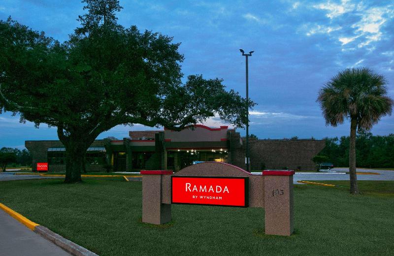 מוטל Ramada By Wyndham Gulfport I 10 Diamondhead