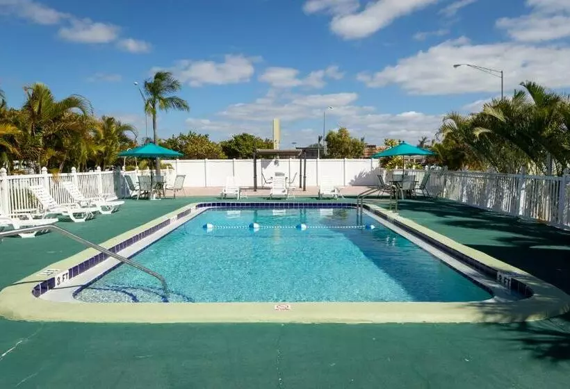 Motelli Sunshine Inn & Suites Venice, Florida