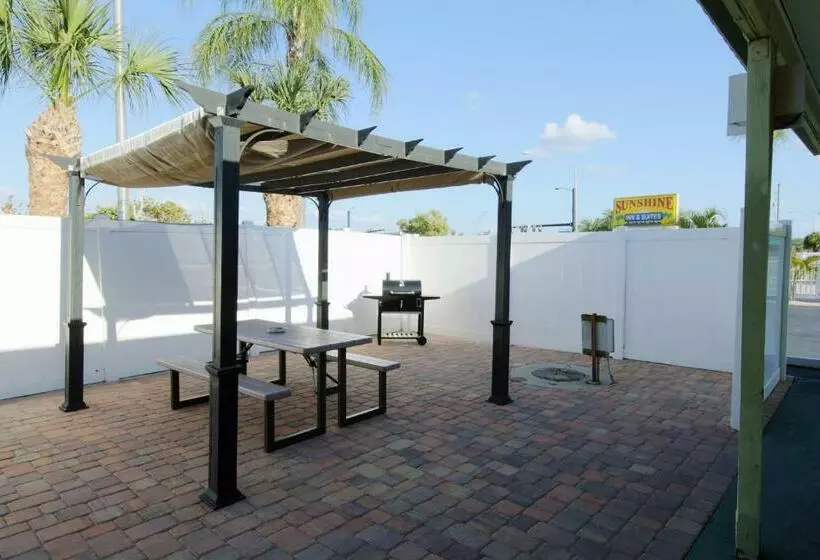 Motelli Sunshine Inn & Suites Venice, Florida