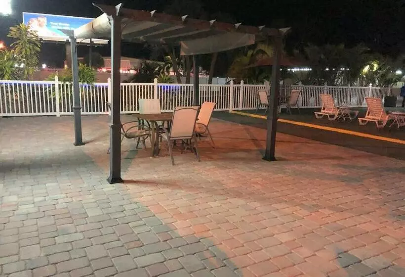 Motelli Sunshine Inn & Suites Venice, Florida
