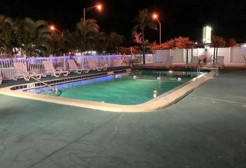 Motelli Sunshine Inn & Suites Venice, Florida