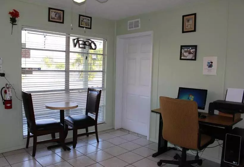 Motelli Sunshine Inn & Suites Venice, Florida