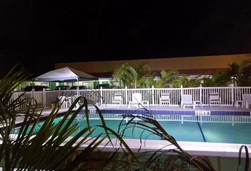 Motelli Sunshine Inn & Suites Venice, Florida