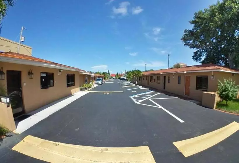 モーテル Travel Inn Of Riviera Beach