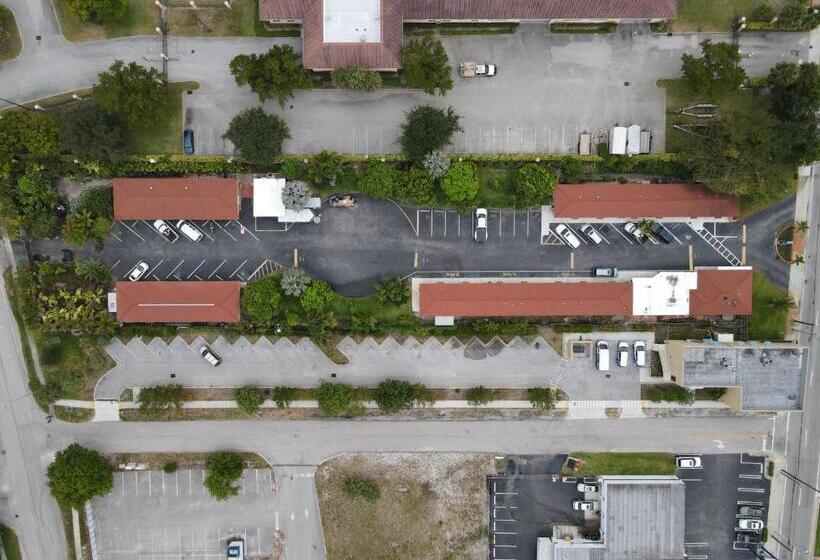 모텔 Travel Inn Of Riviera Beach