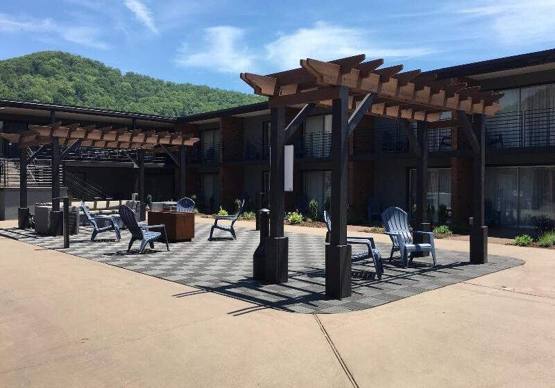 The Beaucatcher – A Boutique Motel