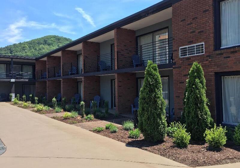 The Beaucatcher – A Boutique Motel