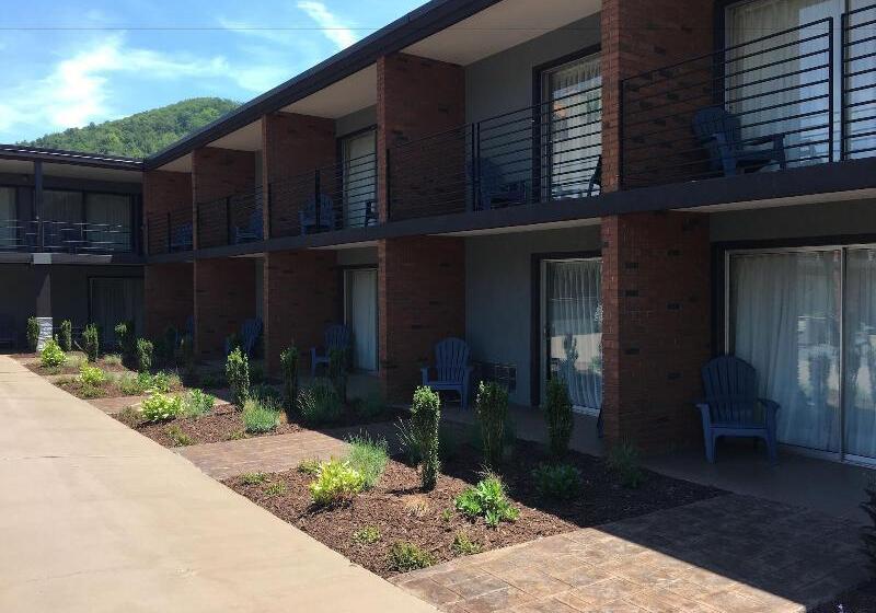 The Beaucatcher – A Boutique Motel