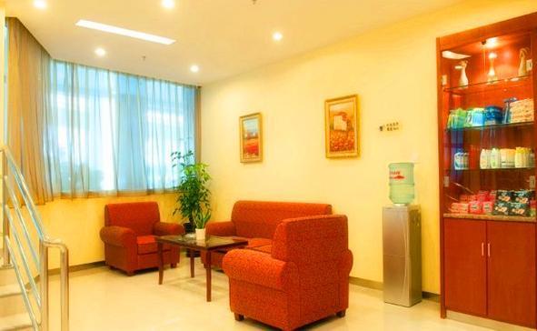 בית מלון כפרי Hanting Express Shangqiu Railway Station