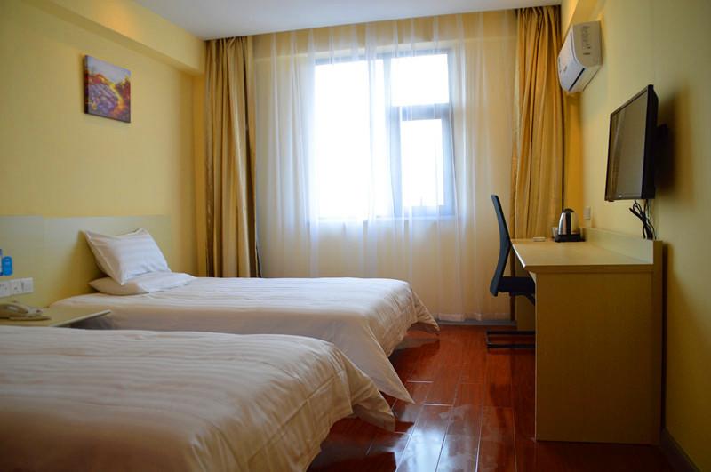 בית מלון כפרי Hanting Express Shangqiu Railway Station