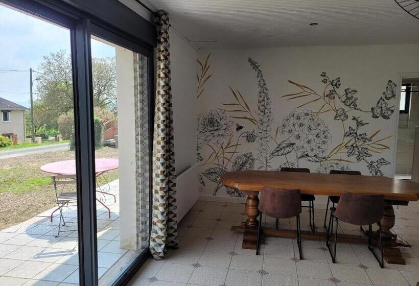 펜션 Gite Eugenie Dans Les Remparts