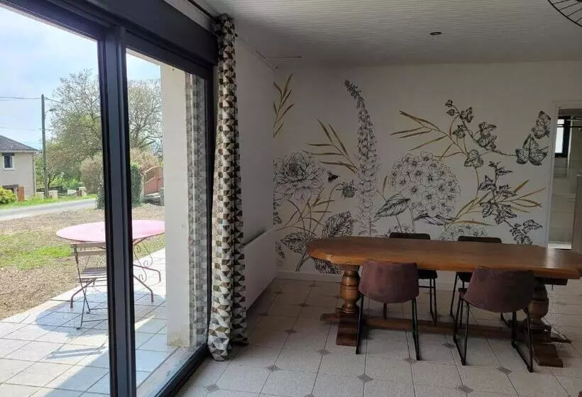 Majatalo Gite Eugenie Dans Les Remparts