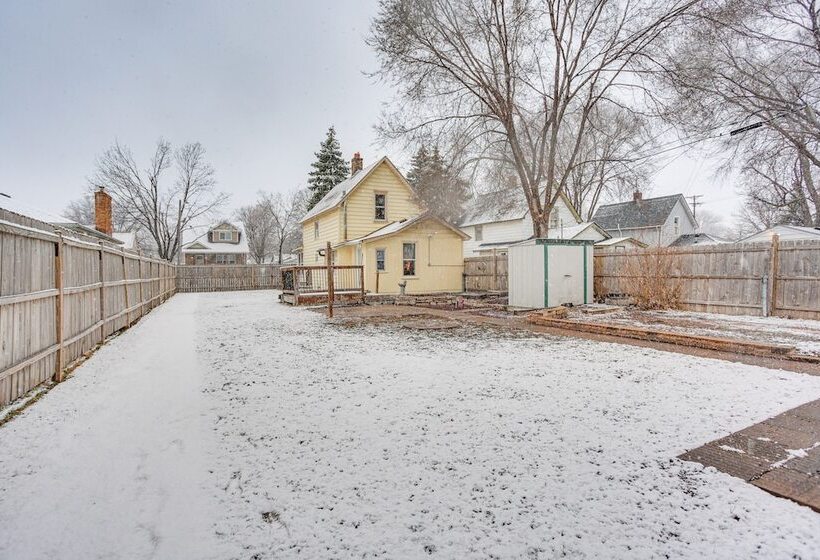 Charming Minneapolis Home W/ Deck, 5 Mi To Central