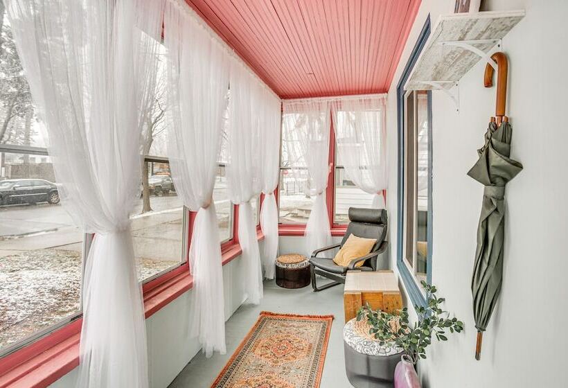 Charming Minneapolis Home W/ Deck, 5 Mi To Central