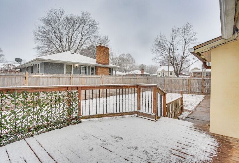 Charming Minneapolis Home W/ Deck, 5 Mi To Central