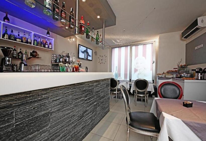 Happy Hotel Atelier Gardone Riviera Centro & Spa