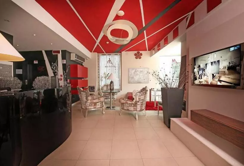 Happy Hotel Atelier Gardone Riviera Centro & Spa