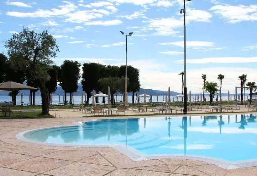 Happy Hotel Atelier Gardone Riviera Centro & Spa