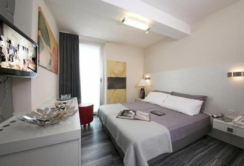 Happy Hotel Atelier Gardone Riviera Centro & Spa